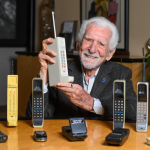 Martin Cooper: Penemu Telepon Seluler dan Pionir Komunikasi Nirkabel