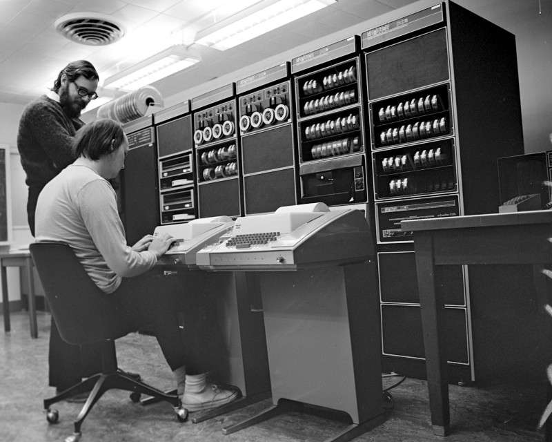 Dennis Ritchie Raja coding sejati yang mengubah dunia digital