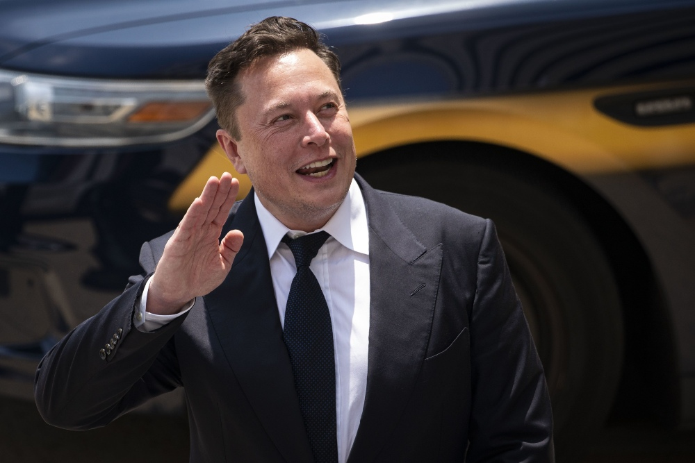 Elon Musk Jenius Nyentrik atau Gila?
