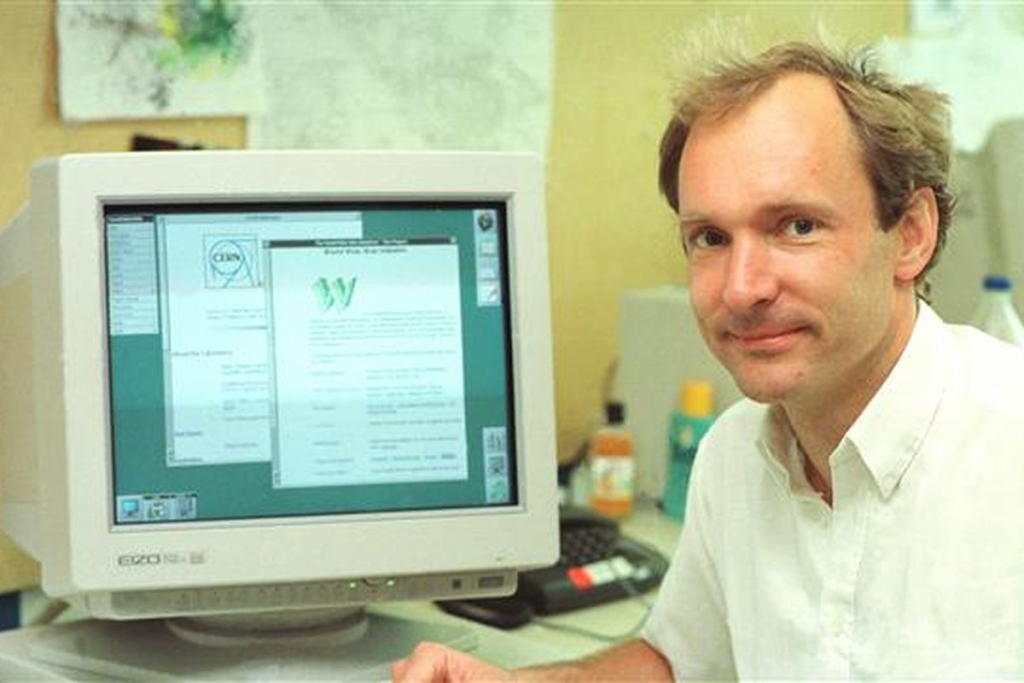 Tim Berners-Lee Bikin Web Sendirian
